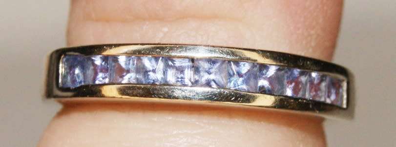 9ct White Gold and Tanzanite Ring