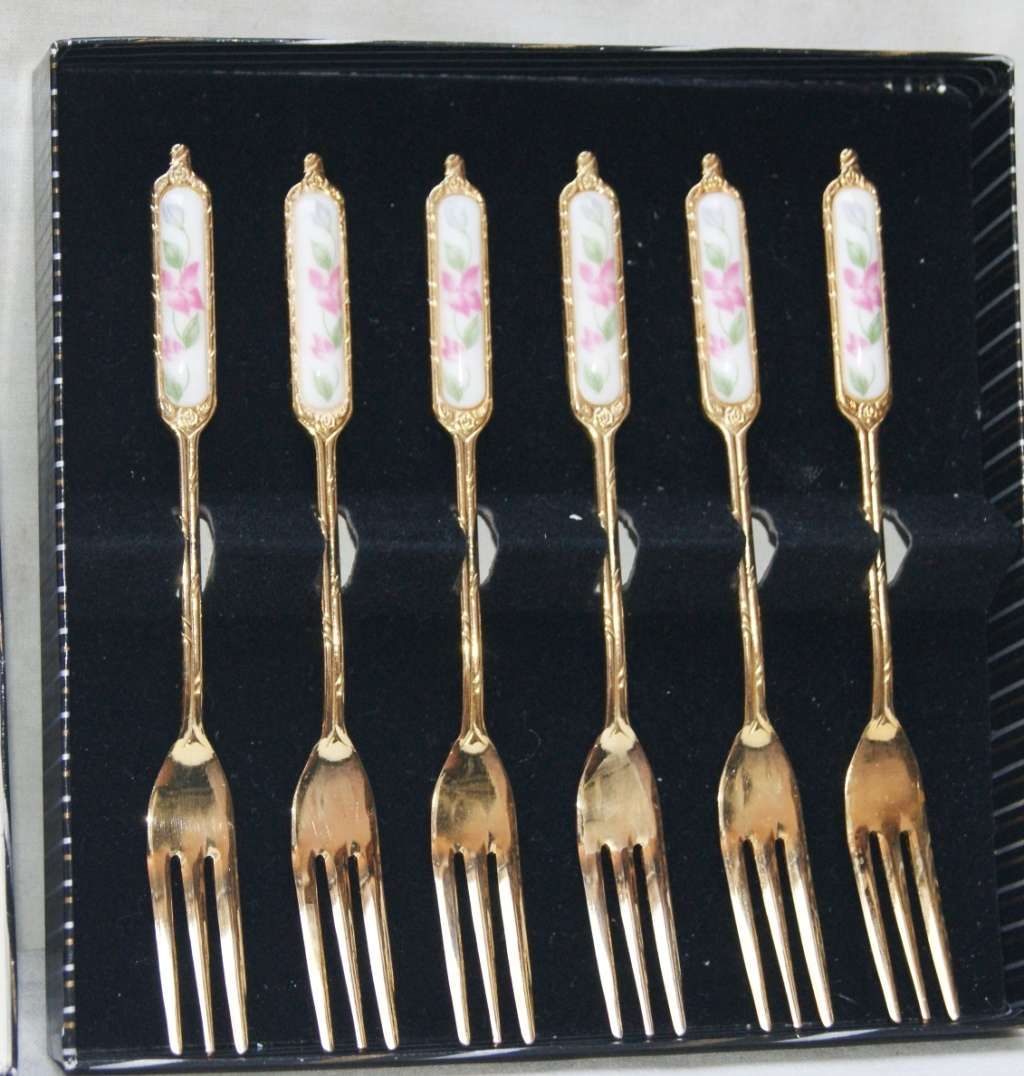 Set of 6 Greensons "Dynasty" Gold Plated Cake Forks