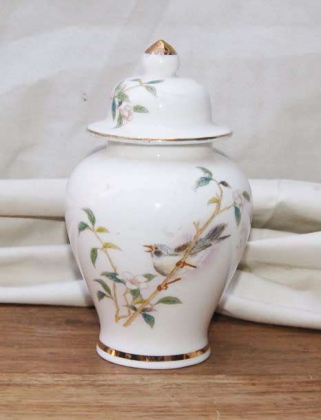 Kakesu Collection Japan Ginger Jar