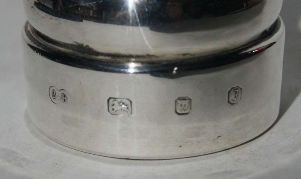 Hallmarked Silver London 1980 Pepper Grinder (162.1g) @R1 START