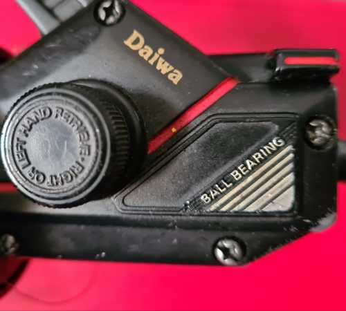 HOT!!! Lured into fishing WITH A FREE REEL