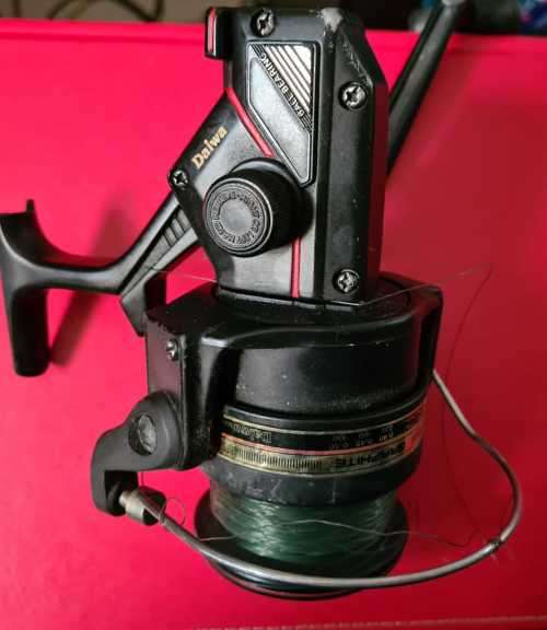 HOT!!! Lured into fishing WITH A FREE REEL