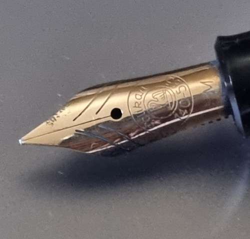 Highly collectable - Authentic and rare Pelikan Germany 400 14k nib fountain pen