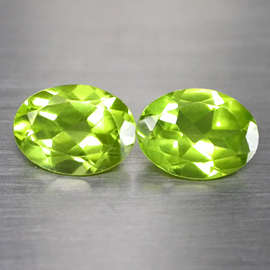 2.19ct OVAL PAIR NATURAL GREEN PERIDOT