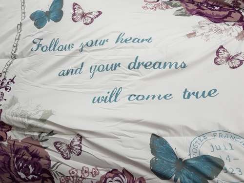 LAST MINUTE SALE -Follow your Dreams (Queen) Beautiful Reversible