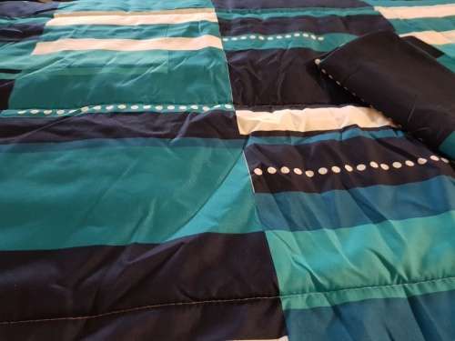 Another Big Blue Comforter (100% polyester)Queen SIZE