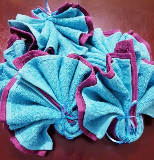 Twinpack Guest Towel Set with Free Bath Salts