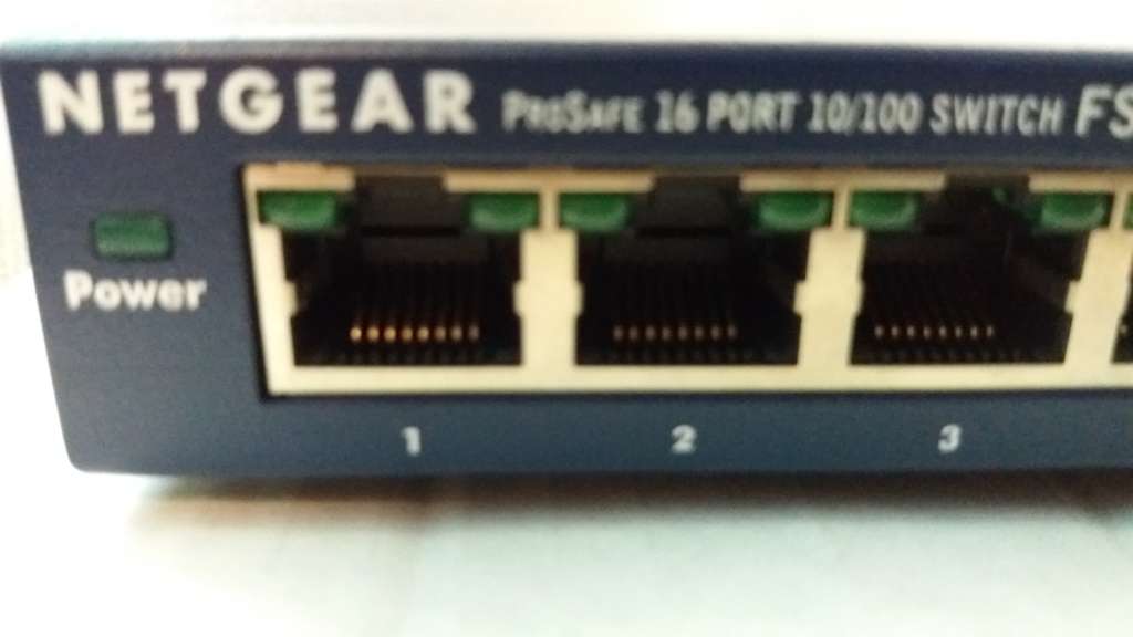 Netgear Pro safe 16 port 10/100 switch unmanaged Model FS116