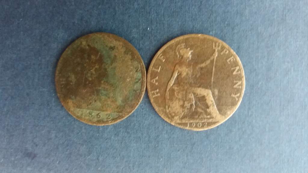 United Kingdom 1862 & 1902 1/2 Penny * Queen Victoria & King Edward V11*