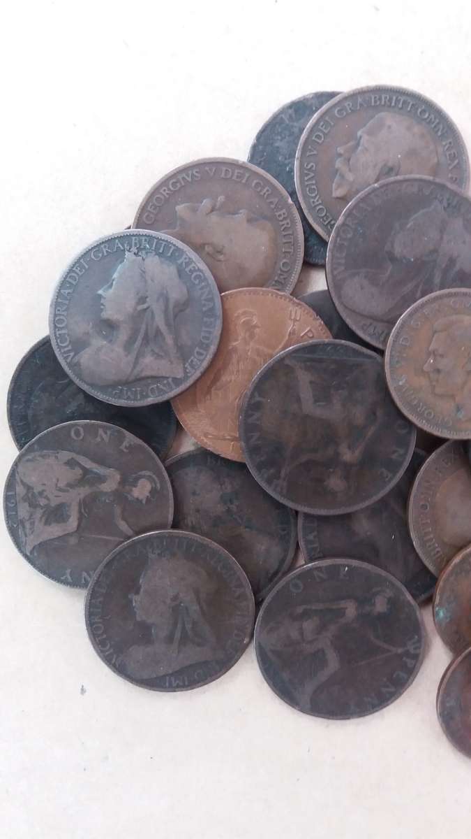 United Kingdom Old Penny mix *8 x 1/2 penny & 20 x 1 penny*