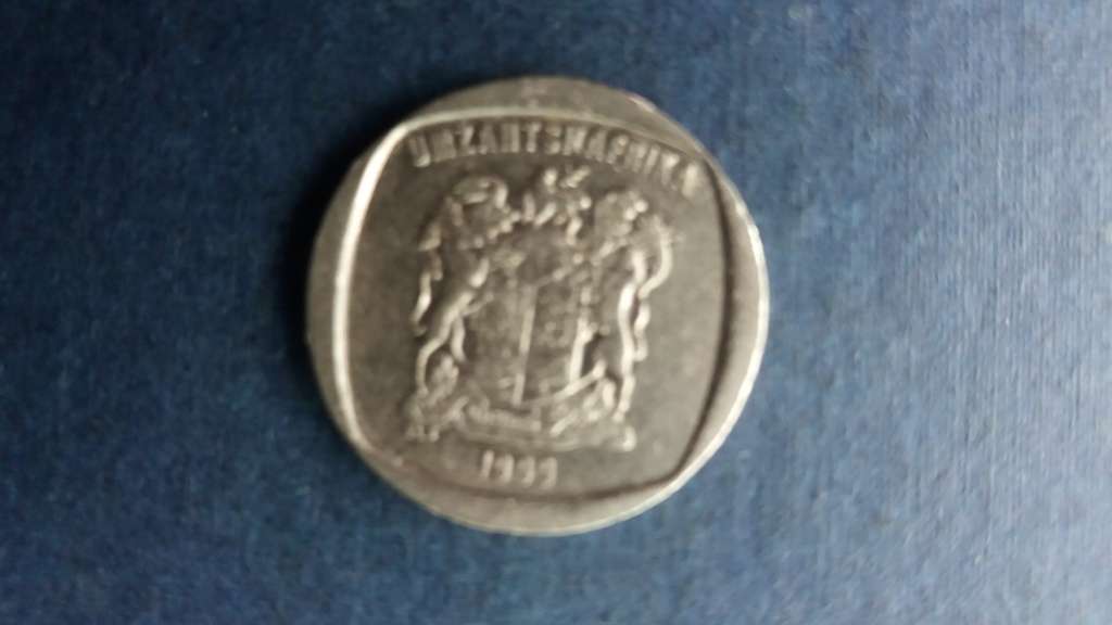 South Africa 1999 R2 * Mintage 4.8 Million Scarce to find*