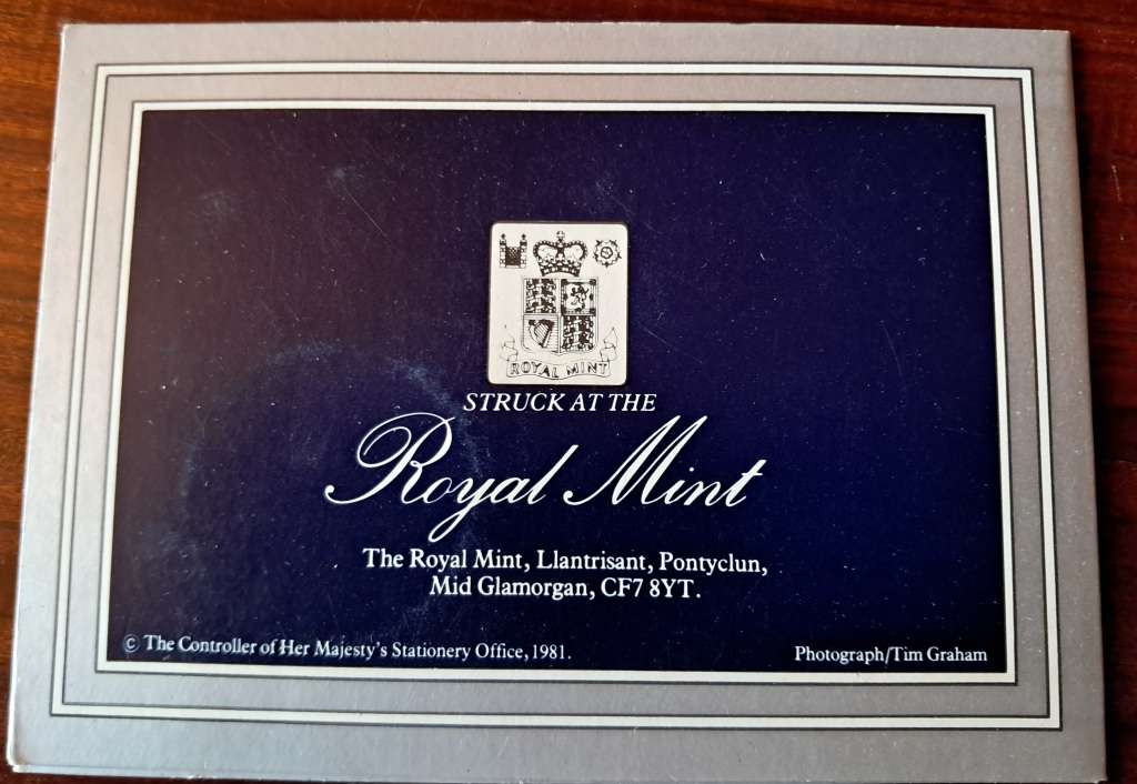 GREAT BRITAIN 1981 - CHARLES & DIANA - SPECIAL CROWN IN FOLDER - STRUCK AT ROYAL MINT