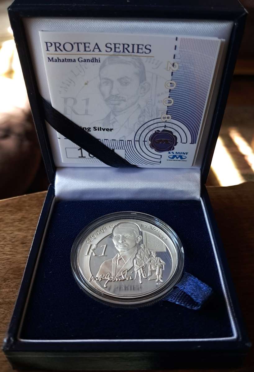 SPECIAL - 2008 SA Silver R1 Proof Mahama Gandhi in capsule PLUS Gandhi 20 rupees Banknote India