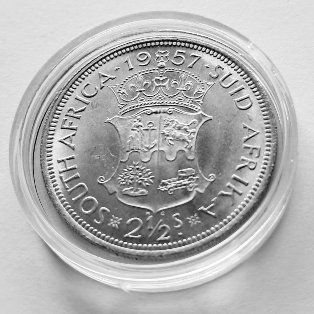 UNION OF SOUTH AFRICA - 2½ S 1957 SILVER ELIZABETH II (IN CAPSULE)