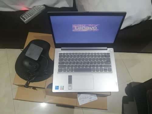 LENOVO IDEAPAD 3.  i5-11th GEN. ALMOST NEW 10/10