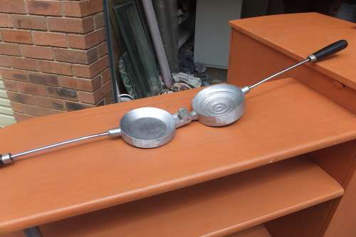 BRAND NEW JAFFEL IRON .... DELICIOUS JAFFELS WITH FILLINGS