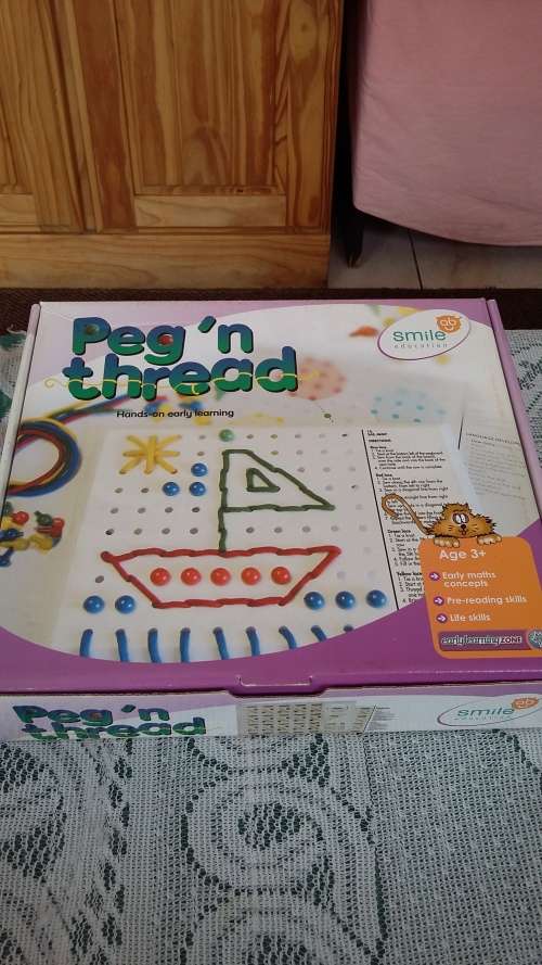 EDUCATIONAL GAME PEG N THREAD IN EXCELLENT CONDITION