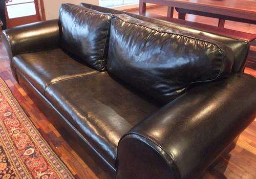 R E D U C E D   AWESOME 4 SEATER METALLIC LEATHER COUCH IN EXCELLENT CONDITION