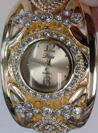 STUNNING GOLD WOMENS QUARTZ WATCH