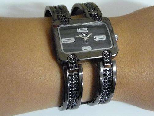 NEW ARRIVAL *black QUARTZ WATCH* - STUNNING-STUNNING-STUNNING!!!