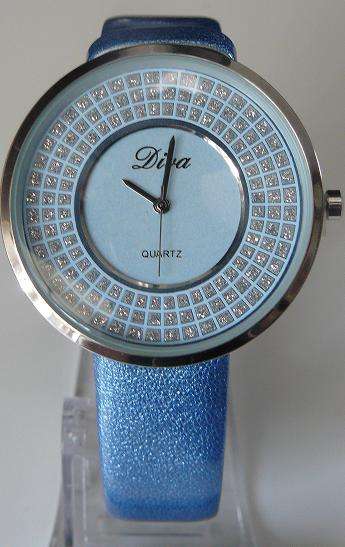 **STUNNING**SILVER QUARTZ WATCH WITH GENUINE LEATHER BLUE STRAP