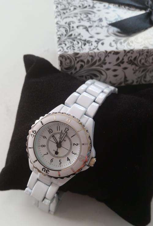 White Quartz watch