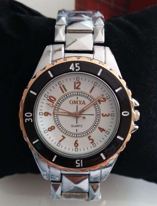 SILVER OMYA QUARTZ WATCH
