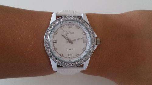 SO BEAUTIFUL!! WHITE QUARTZ WATCH with DIAMONDS
