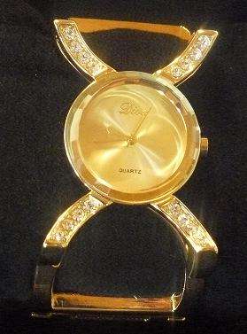 BEAUTIFUL GOLD QUARTZ WATCH