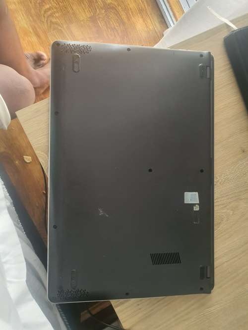 Asus VivoBook S15 Intel 8th Gen Core i5-8250U 16gb Ram 512gb SSD