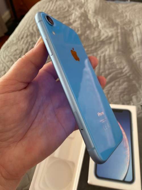 Iphone XR 64GB Blue Spotlesss