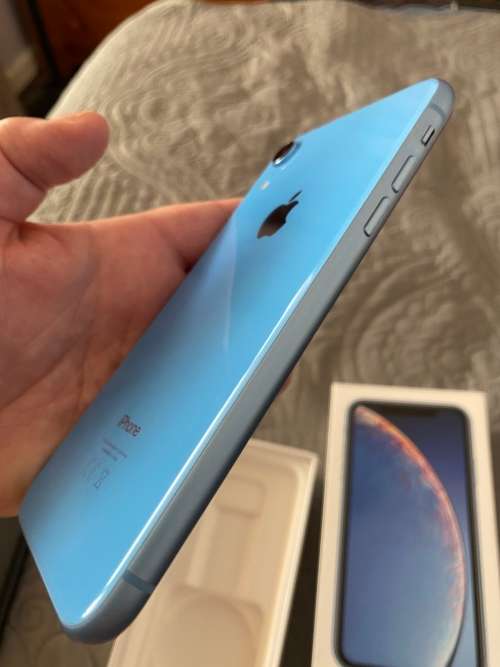 Iphone XR 64GB Blue Spotlesss