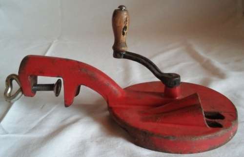 Hand Crank Green Bean Slicer Red Color (+-26cm Long)