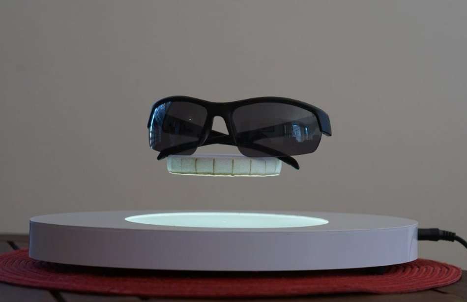 Magnetic Levitation Display - 3-4cm Levitation Gap - Supports Up To 500g - Inbuilt Light
