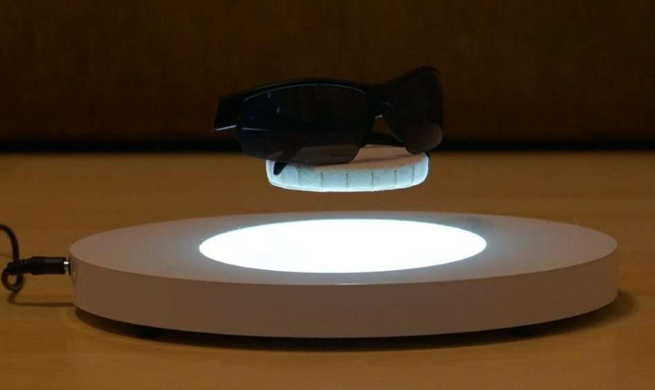 Magnetic Levitation Display - 3-4cm Levitation Gap - Supports Up To 500g - Inbuilt Light