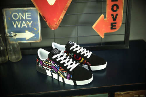 Limited Edition Unisex Graffiti sneakers