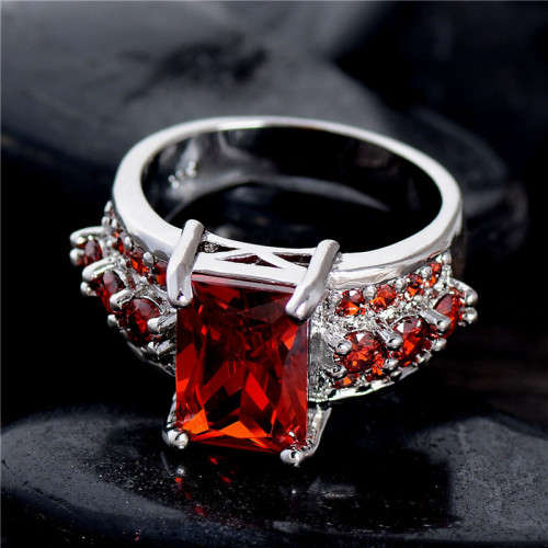 925 SILVER PLATED CRYSTAL ZIRCONIA PARTY RING SIZE 9