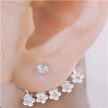 1 PIECE DAISY  EAR CUFF