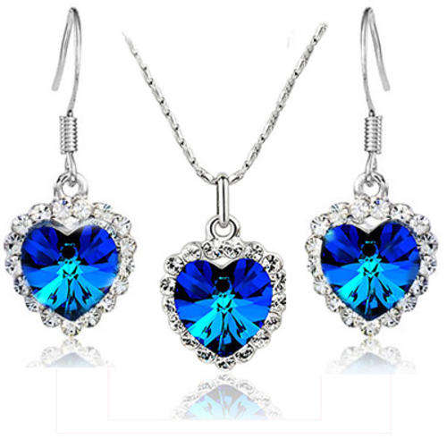 AUSTRALIAN CZ CRYSTALS PENDANT WITH MATCHING EAR RINGS