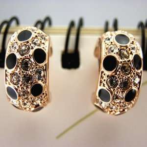 ELEGANT HOOPED CRYSTAL GRAIN PANTHERS EAR RINGS