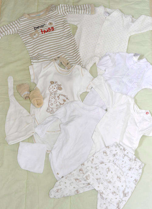 BABY CLOTHING-NEUTRAL NEWBORN/0-3MNTHS