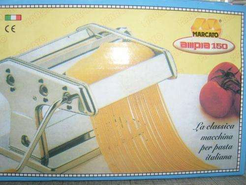 PASTA MAKING MACHINE!!! VERY EASY TO USE