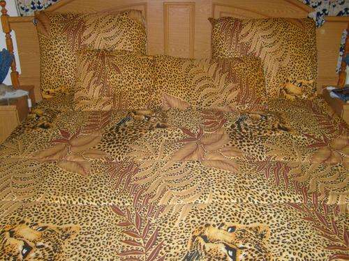 5 PIECE QUEEN SIZE THICK WONDERFUL COMFORTER SET