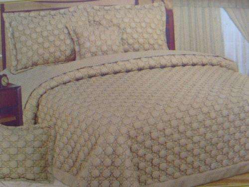 6 PIECE QUEEN SIZE LUXURY WONDERFUL POLYCOTTON BEIGE COLOUR BEDSPREAD SET