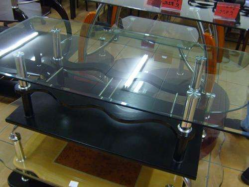 BRAND NEW!!! ELEGANT MODERN COFFEE TABLE ( BLACK COLOUR )