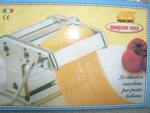 PASTA MAKING MACHINE!!! VERY EASY TO USE