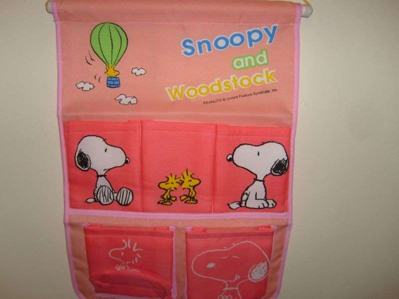 MAKE YOU BABY HAPPY !!!! WALL HANGING.....SNOOPY AND WOODSTOCK