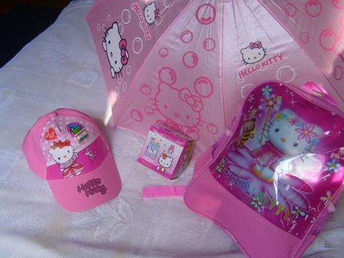 CHRISTMAS IS ON THE WAY!!!SUTNNING HELLO KITTY GIFT SET