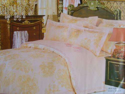 NEW ARRIVALS!!! 6 PIECE QUEEN SIZE CLASSIC 100% COTTON VERY LIGHT PEACH COLOUR DUVET COVER SET