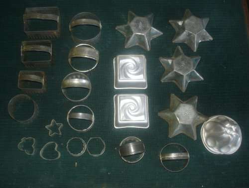 VINTAGE COOKIE CUTTERS LOT